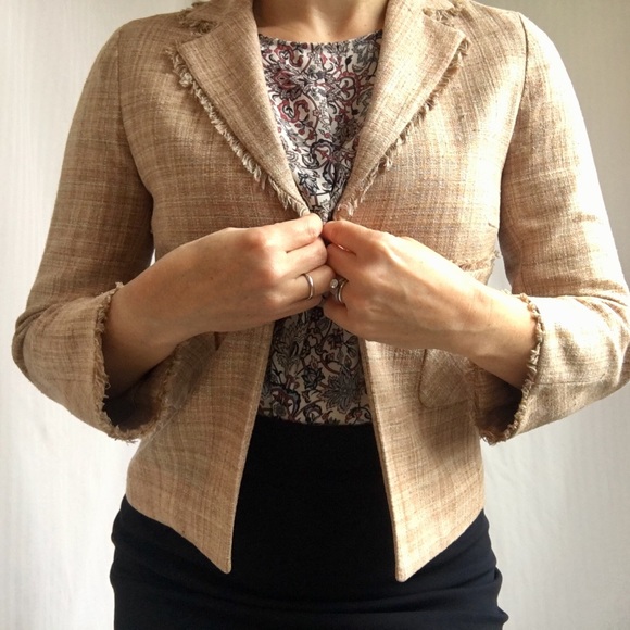 ⚜️BCBG tweed pink blazer⚜️ - Picture 3 of 8